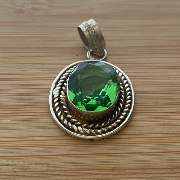 Silver Large Green Stone Necklace Pendant - Picture 6 of 11